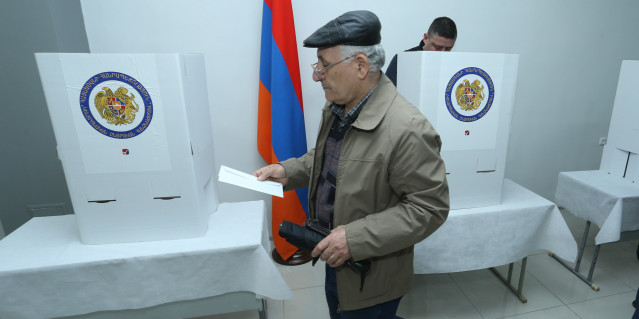 Ermenistan seçimlerinde Paşinyan'ın bloku "Benim Adımım" önde